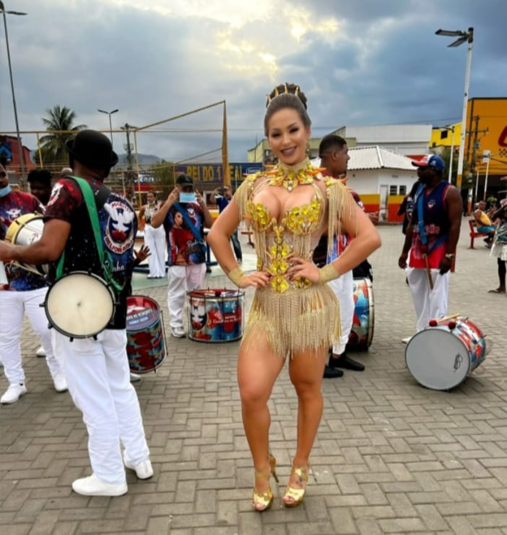 A rainha de bateria, Natália Lage, é presença mais do que certa no Grito de Carnaval - Divulgação