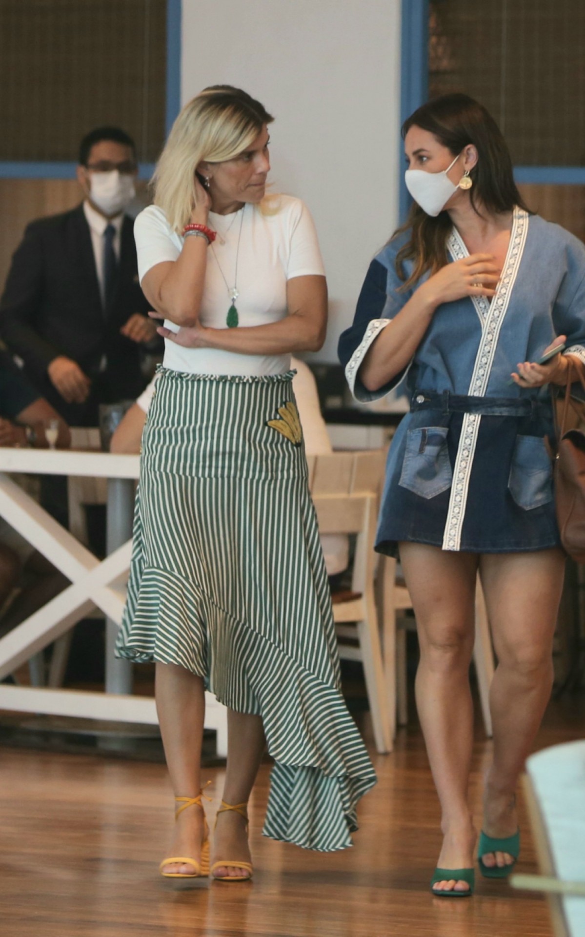 Estilosa, Paolla Oliveira vai a restaurante da Zona Oeste do Rio