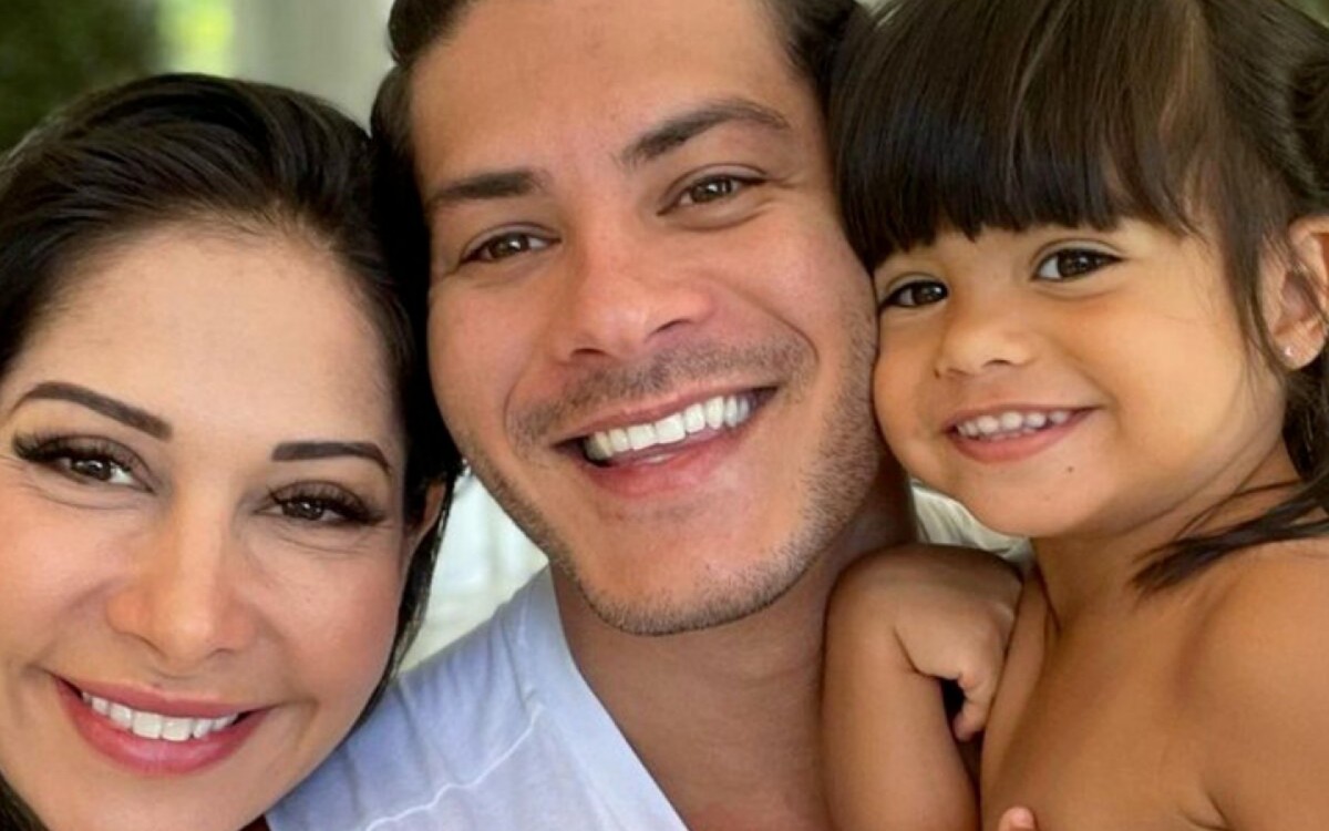 Arthur Aguiar lamenta tempo longe da filha.  - Reprodução Internet