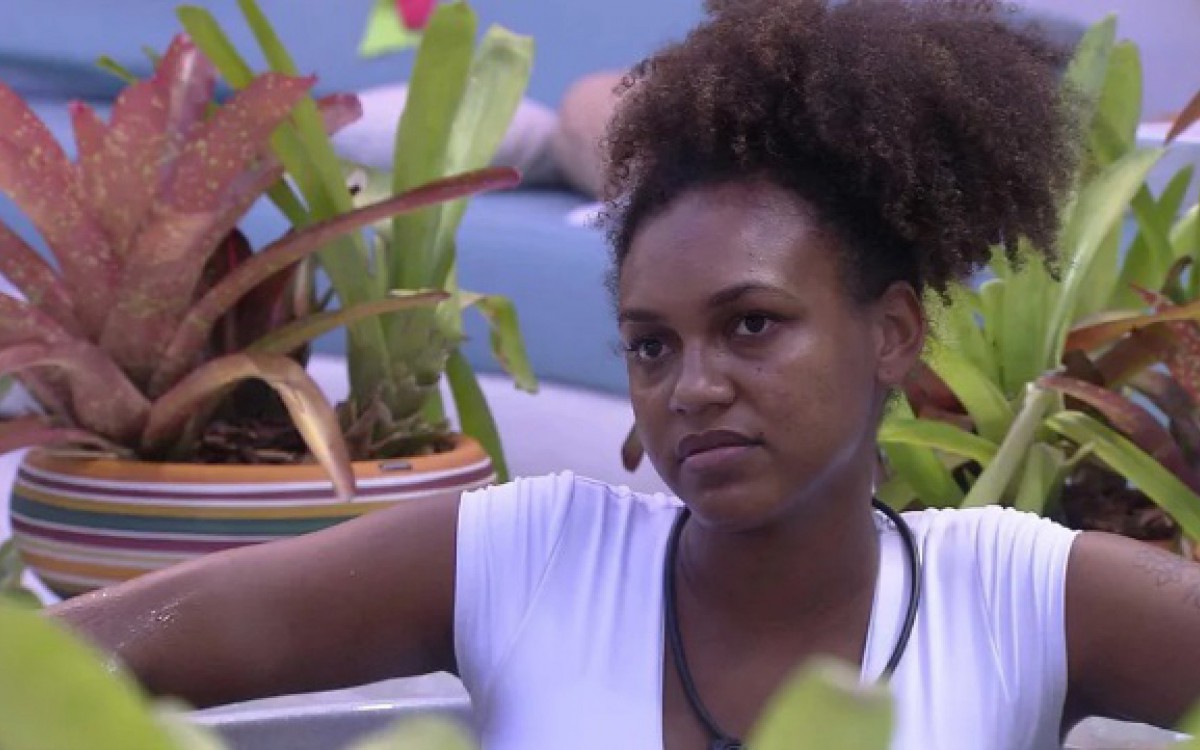 Vyni, Gustavo e Jessi conversam - Reprodução/Gshow