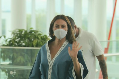 Estilosa, Paolla Oliveira vai a restaurante da Zona Oeste do Rio