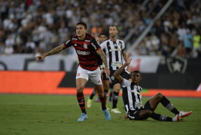Comentarista da ESPN vê Botafogo prejudicado por arbitragem em clássico contra o Flamengo