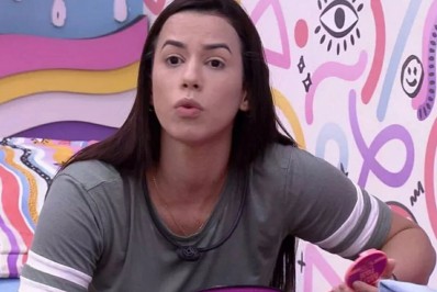 Fiscal de edredom? Larissa deixa quarto após supor transa entre Eliezer e Natália e brother reclama 
