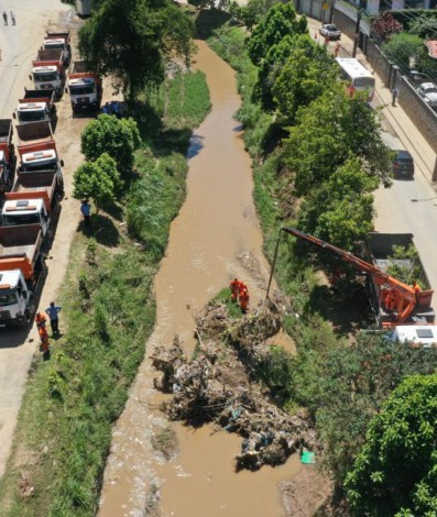 Comlurb removeu 214 toneladas de resíduos em Petrópolis nesta quarta
 - Divulgação/Comlurb
