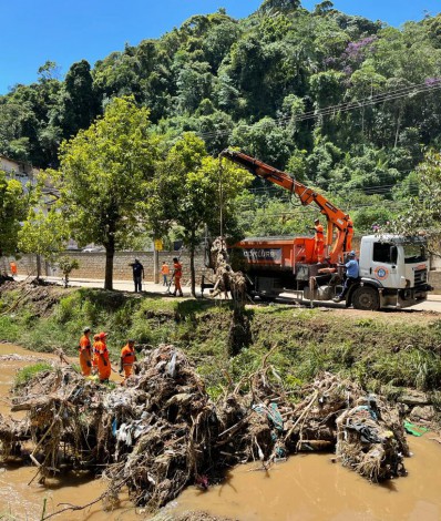 Comlurb removeu 214 toneladas de resíduos em Petrópolis nesta quarta
 - Divulgação/Comlurb