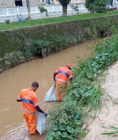 Comlurb removeu 214 toneladas de resíduos em Petrópolis nesta quarta
 - Divulgação/Comlurb