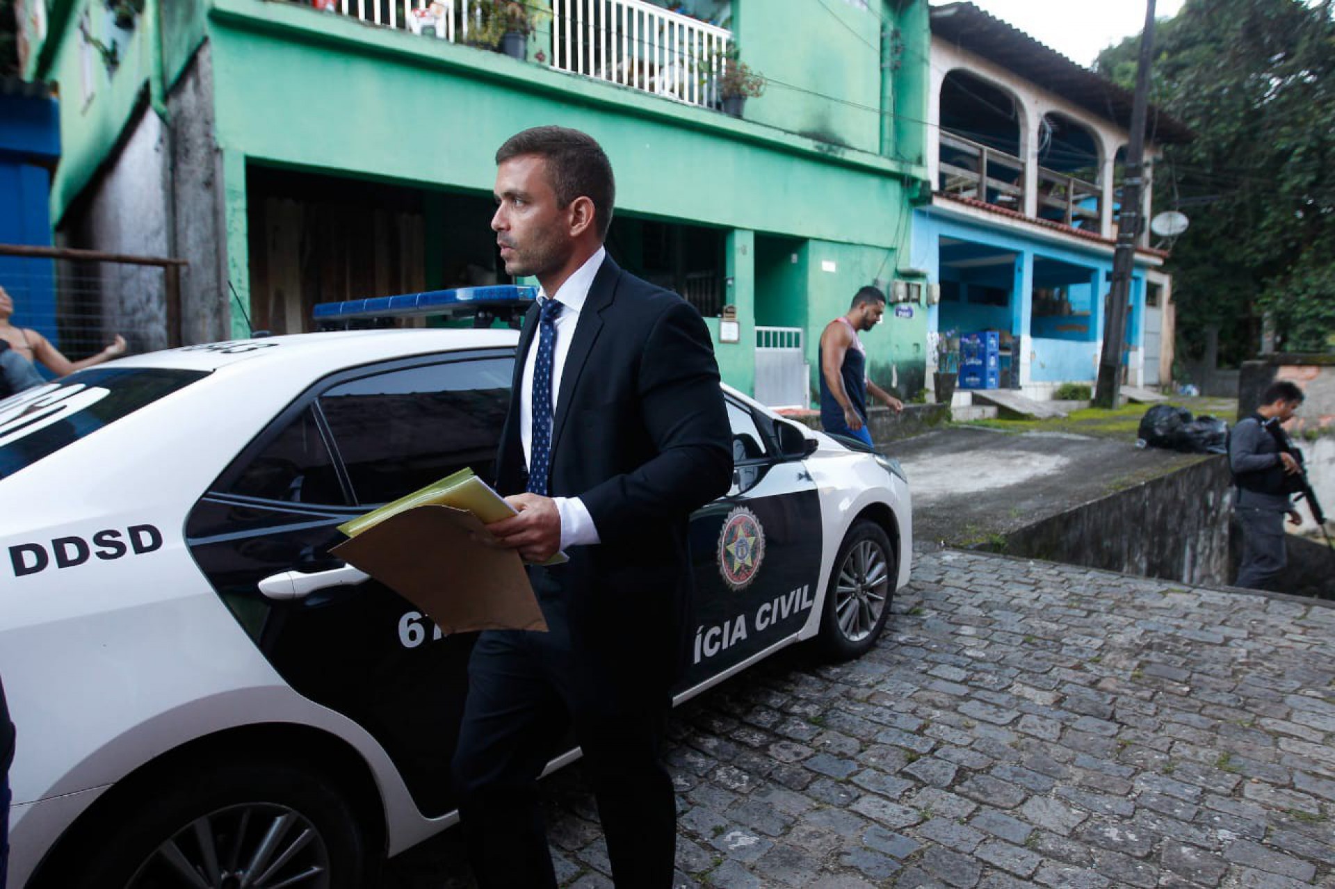 Operação Ratoeira, comandada pela Polícia Civil e Ministério Público, procura membros de quadrilha de roubo de combustíveis. Grupo furtava de dutos da Transpetro - REGINALDO PIMENTA/AGÊNCIA O DIA