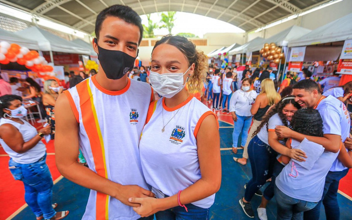 Kayo e Ketellen estudam no Ciep Municipalizado Casemiro Meirelles e s&atilde;o pais de um beb&ecirc; de cinco meses
