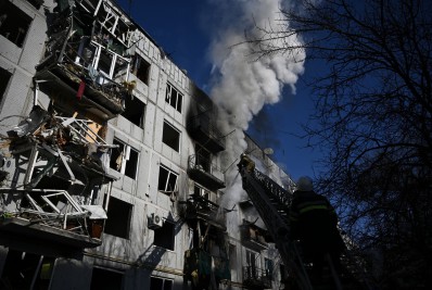 Forças russas entram na região de Kiev, afirmam guardas de fronteira