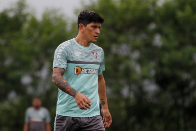 Perto de assumir titularidade no Fluminense, Cano admite sabor 'especial' em reencontrar o Vasco