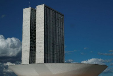 Governo protocola PLP com gatilhos para arcabouço e bloqueio para emendas