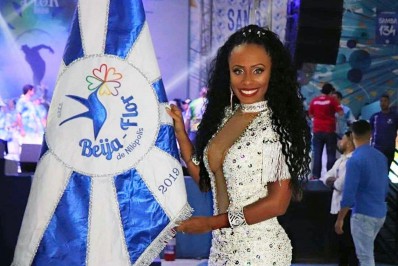 Beija-Flor consagra Carla Cachoeira como nova destaque e coordenadora de passistas