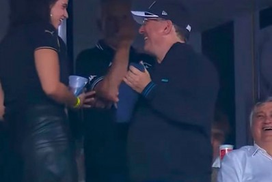 John Textor desagrada torcedores ao rir em camarote na derrota do Botafogo