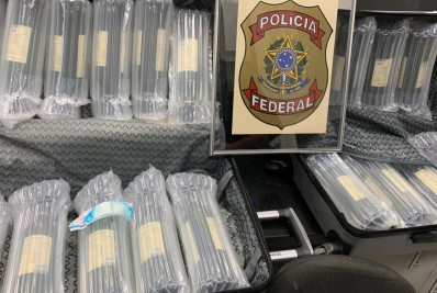 Estrangeiro é preso com cocaína diluída em vinho no Galeão