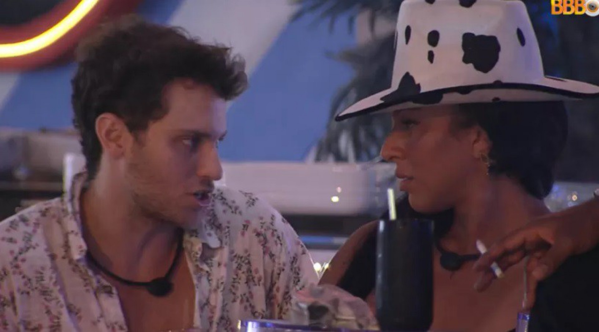 Lucas pede desculpas para Linn após errar seu pronome - Reprodução