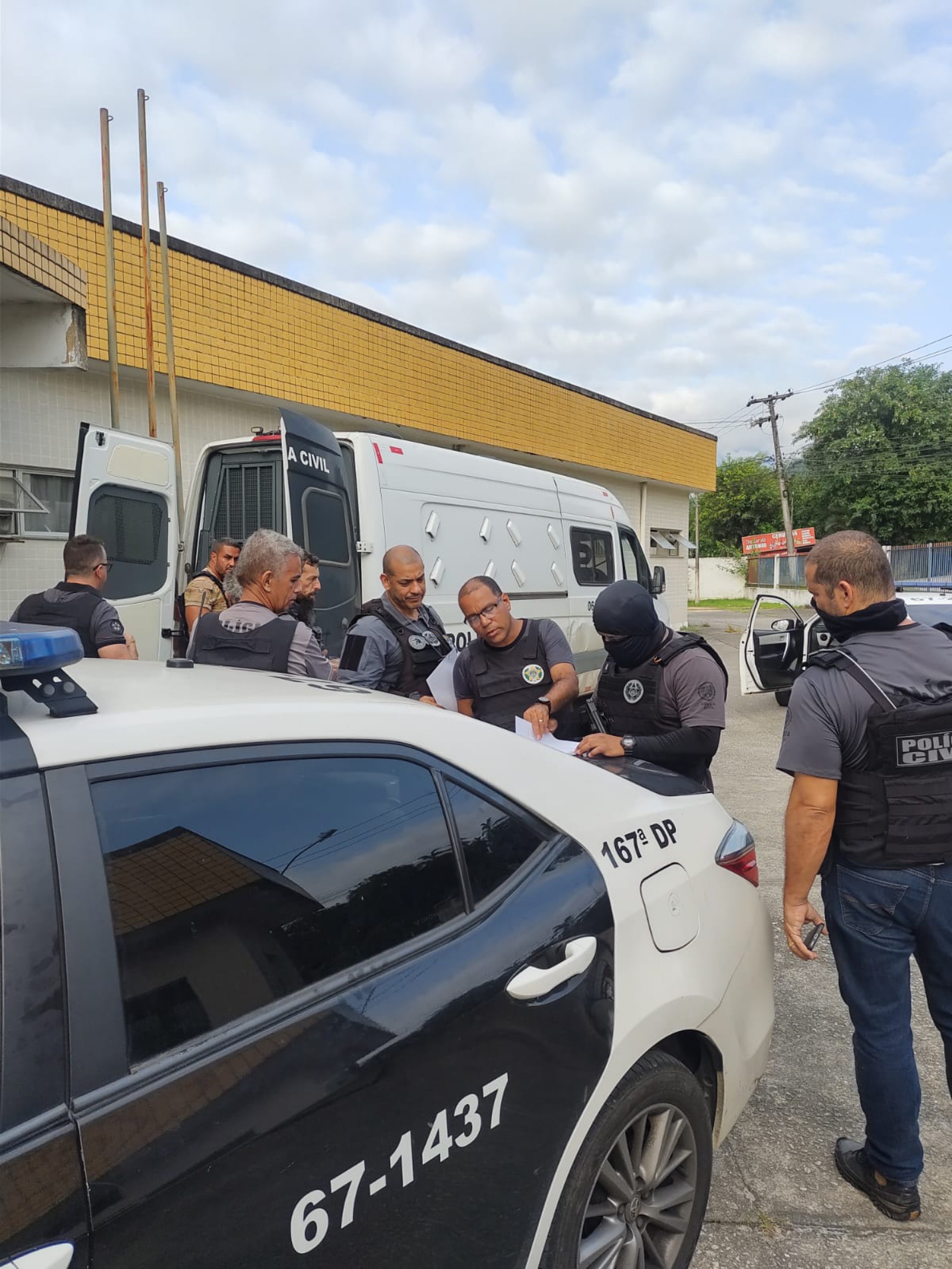 Os policiais realizaram as primeiras prisões nos bairros Bracuí e Banqueta - Foto: Polícia Civil