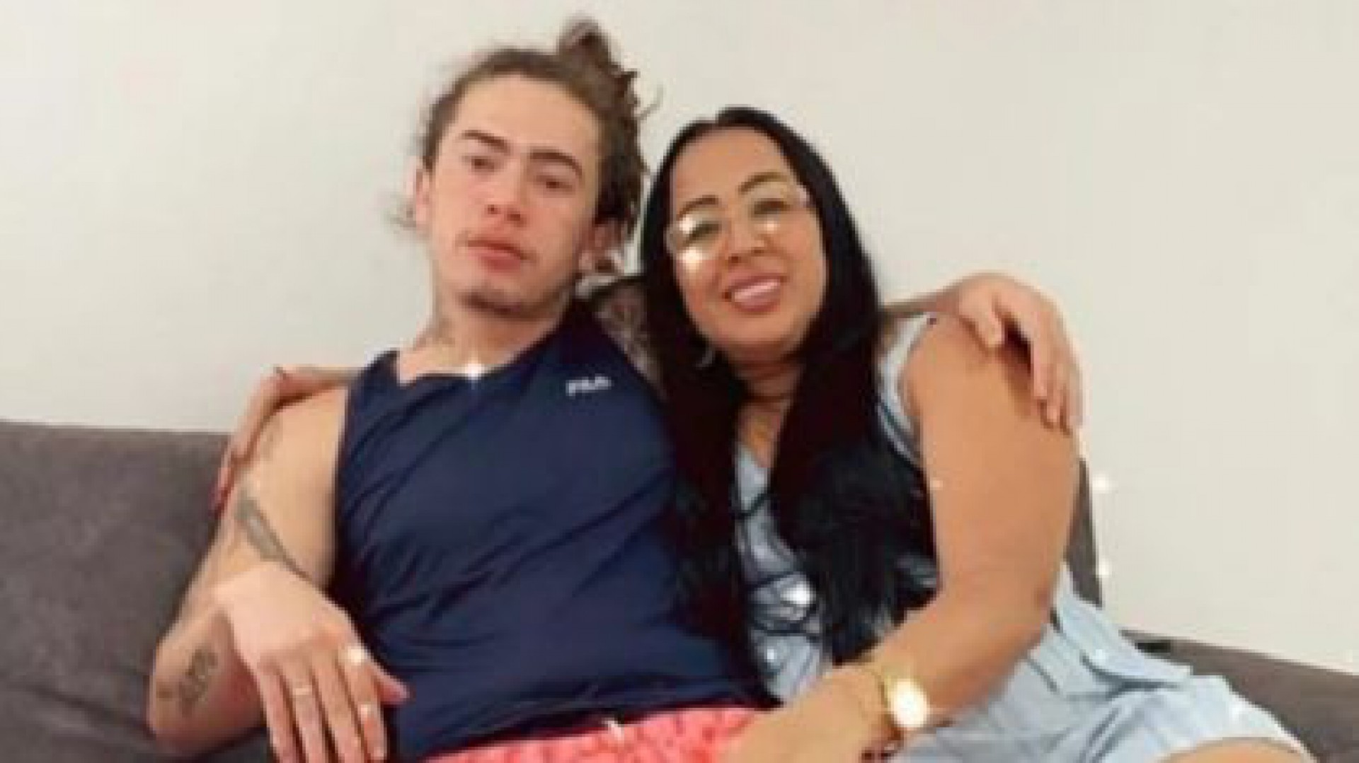 Whindersson Nunes posa com a mãe, Valdenice Nunes - Reprodução Internet