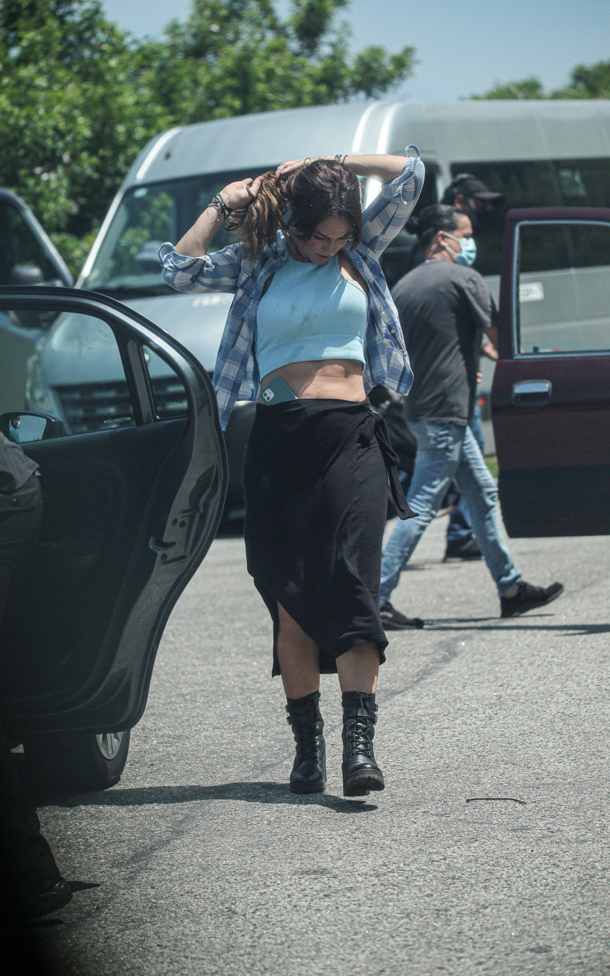 Paolla Oliveira grava cenas de novela na Zona Oeste do Rio