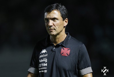 Zé Ricardo valoriza atuação do Vasco em derrota no clássico: 'Buscando a evolução'