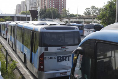 Motoristas do BRT suspendem greve após acordo com Prefeitura do Rio