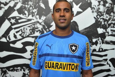 Ex-jogador do Botafogo relembra saída e detona decisão da antiga diretoria: 'Foi bem feio'