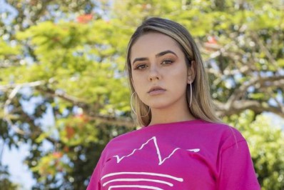 Digital influencer morre em acidente de moto na RJ – 106, em São Pedro da Aldeia