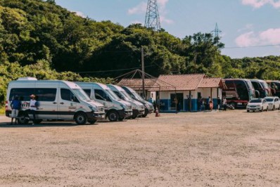 Depois de ‘protesto’ de taxistas, Cabo Frio tem novas regras para desembarque de turistas durante o carnaval