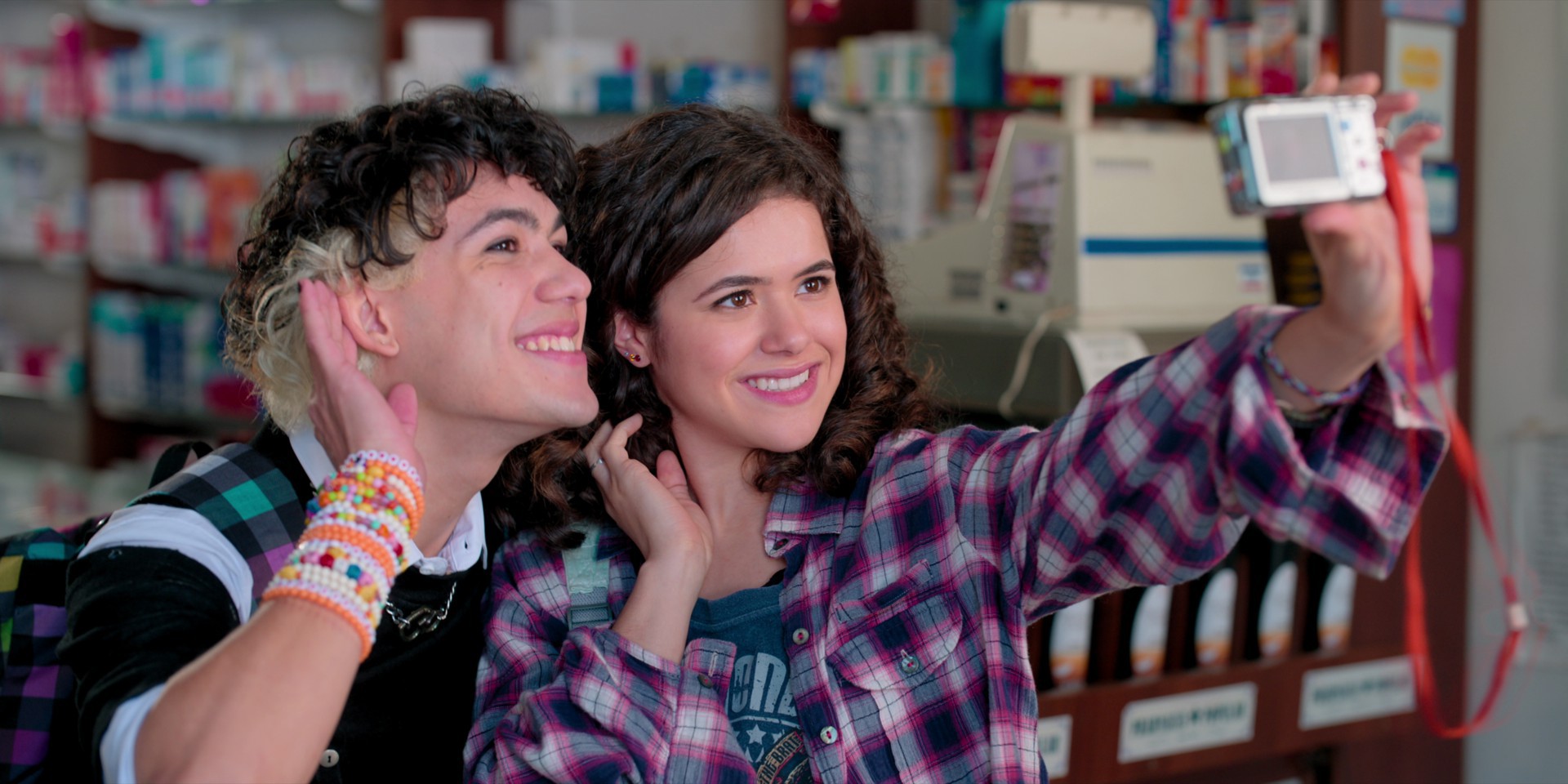 Pedro Vinicius e Maisa Silva em cena da série 'De Volta aos 15' - Divulgação / Netflix