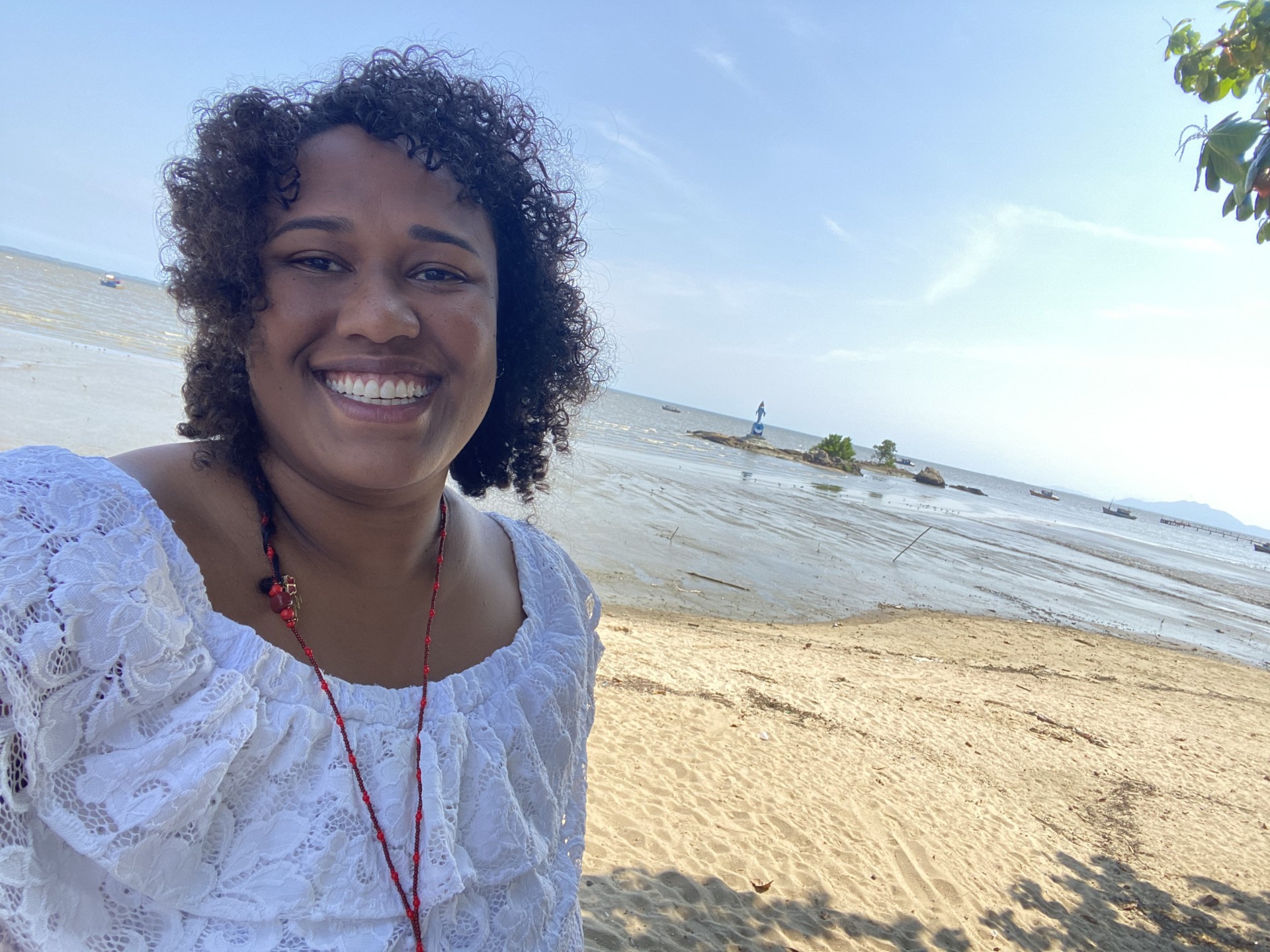 Lauana Xavier em Sepetiva, bairro onde nasceu - Arquivo pessoal