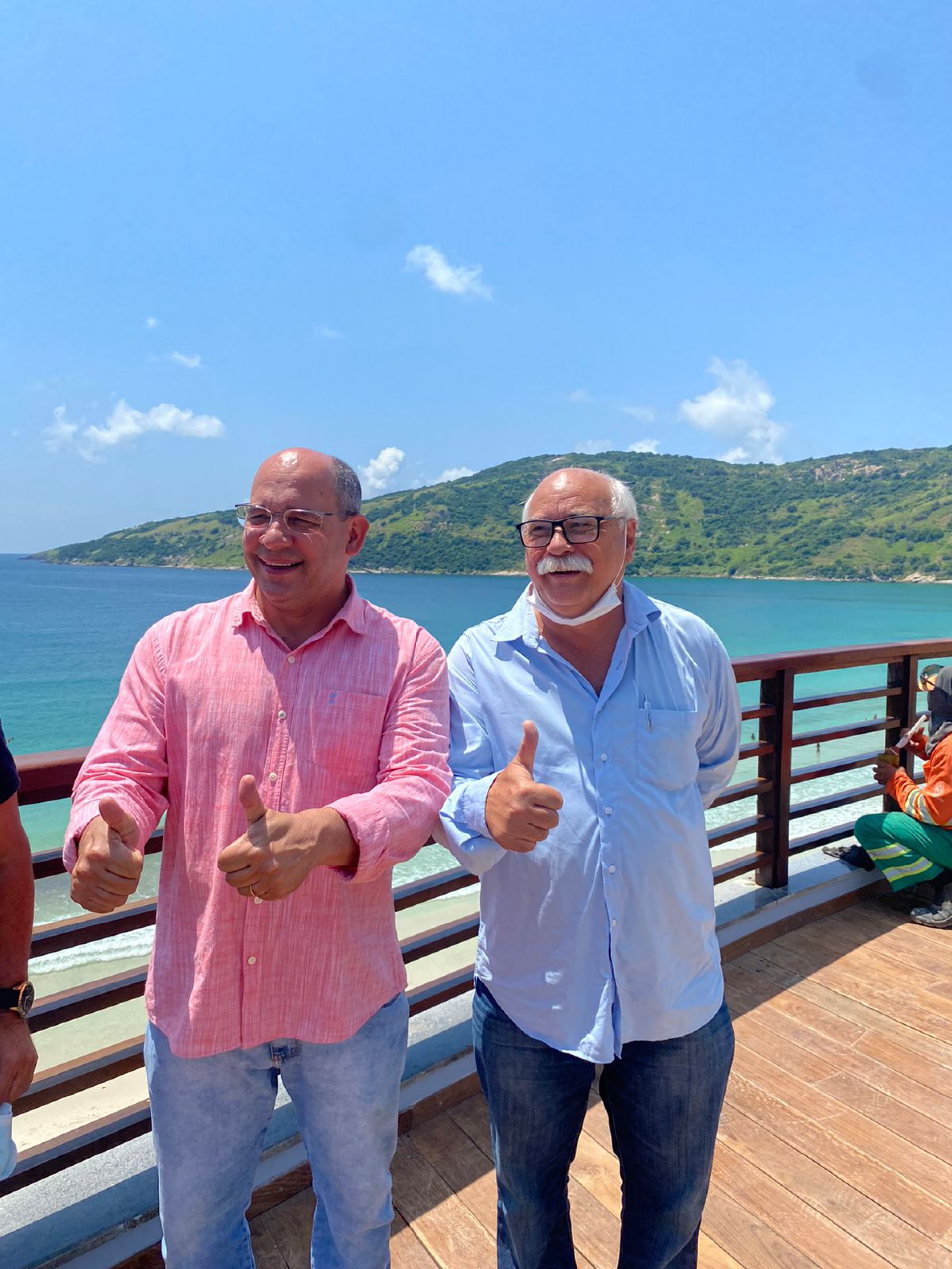 Prefeito Marcelo (rosa) e assessor da secretaria das Cidades do Estado, Adriano Jos&eacute; Mattos - Ronnie Placido