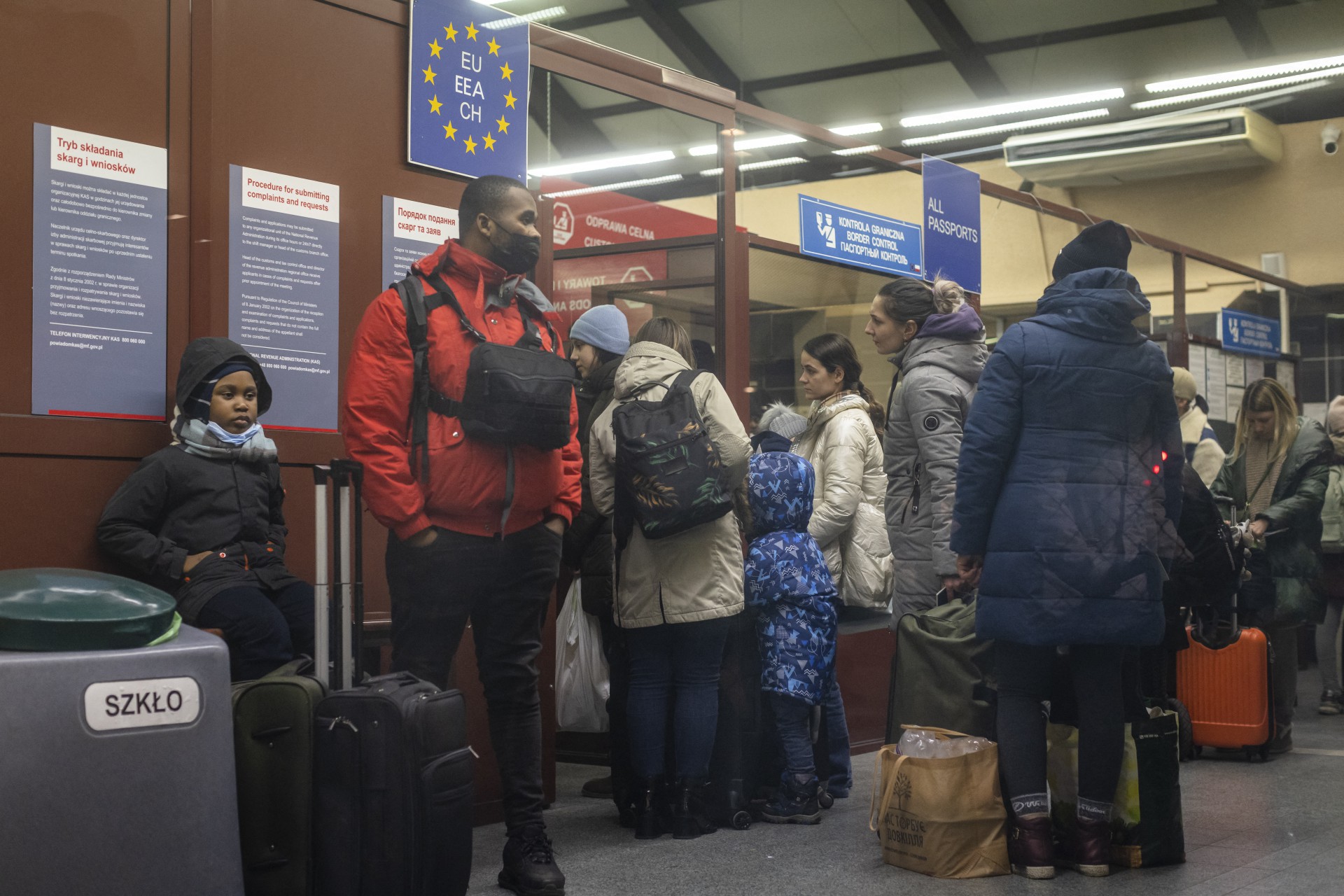 Polônia diz que 100 mil ucranianos chegaram ao país desde ataque russo - AFP