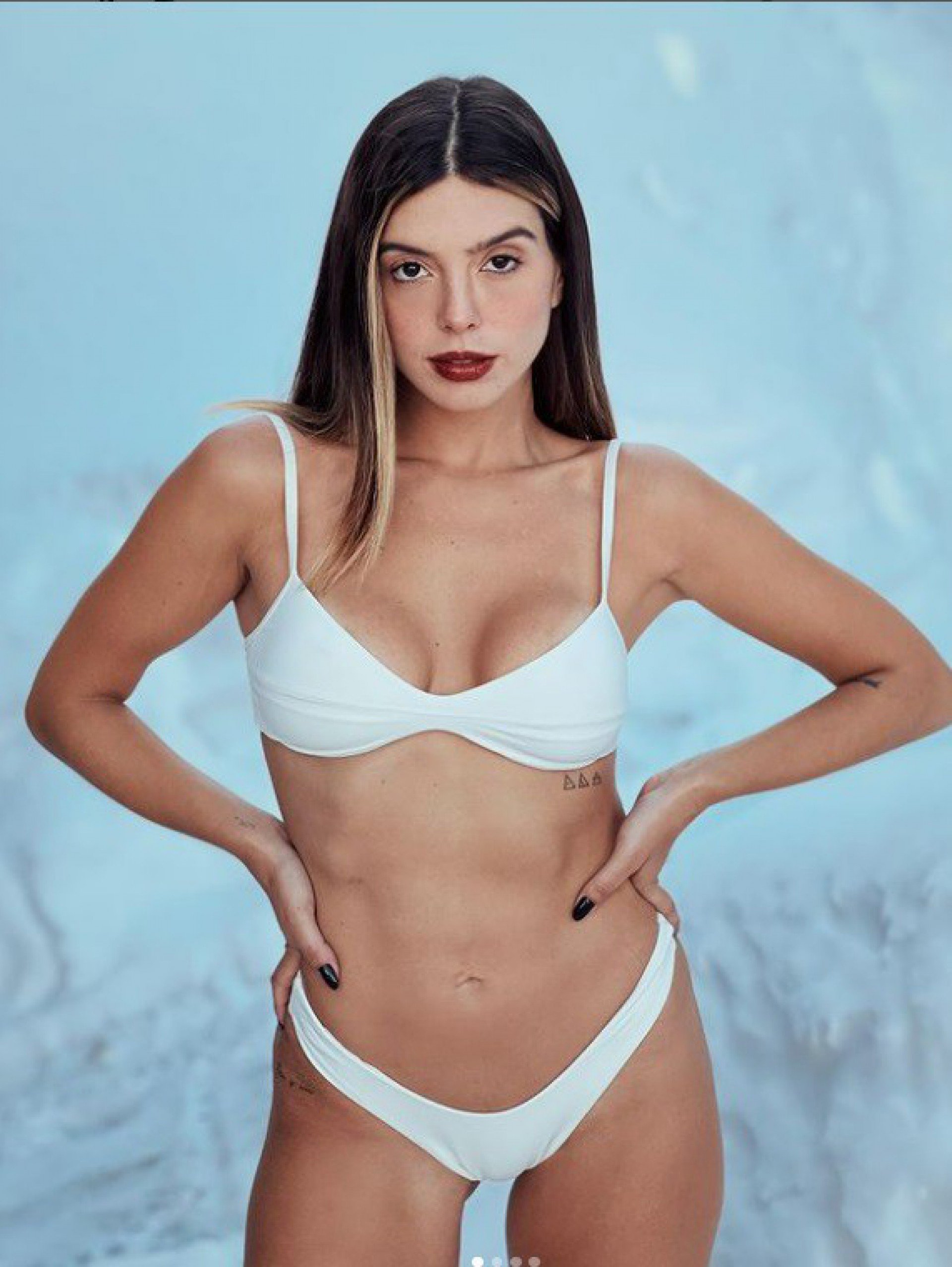 Giovanna Lancellotti Faz A Temperatura Subir Ao Posar De Biquíni Na Neve Celebridades O Dia 5003