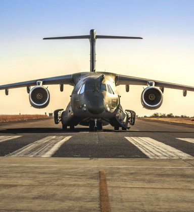 FAB anuncia que avião parte na segunda para resgatar brasileiros na Polônia, Brasil