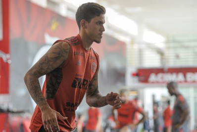 Palmeiras teria oferecido R$ 200 mil a mais que o Flamengo em proposta salarial a Pedro