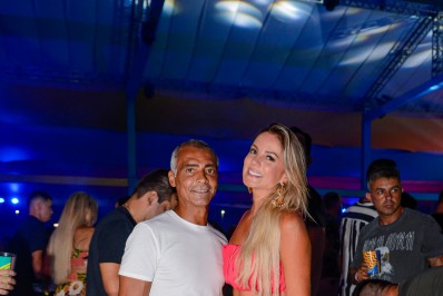 Romário pode avançar em relacionamento após cinco meses