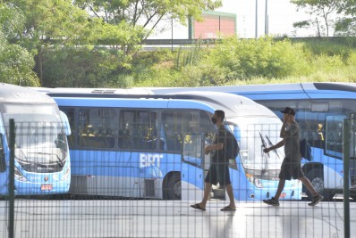 Ciclista é morto após ser atropelado por BRT na Ilha do Fundão