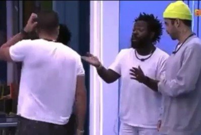 Douglas e Arthur discutem no quarto do líder do 'BBB 22': 'Parece um imbecil'