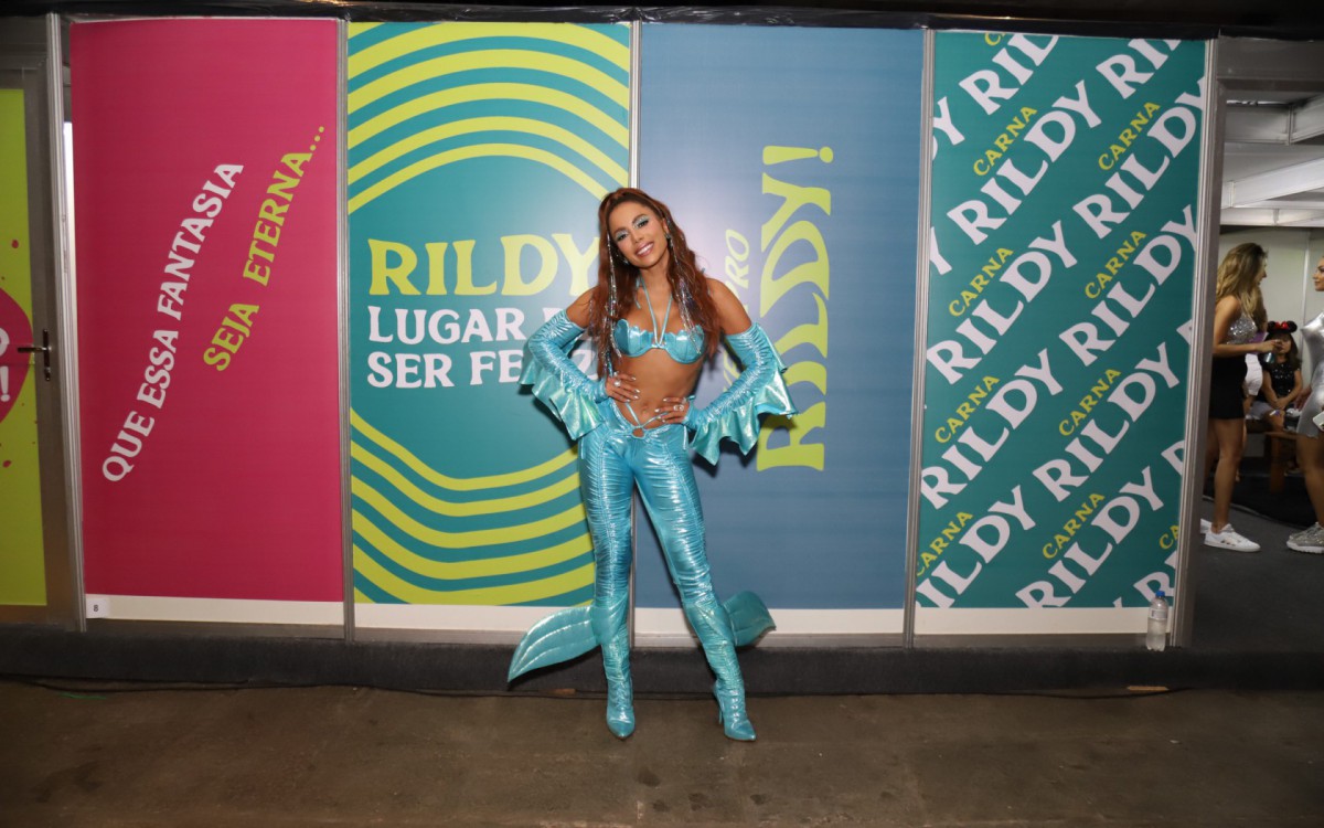 Anitta faz show no evento CarnaRildy, no Riocentro