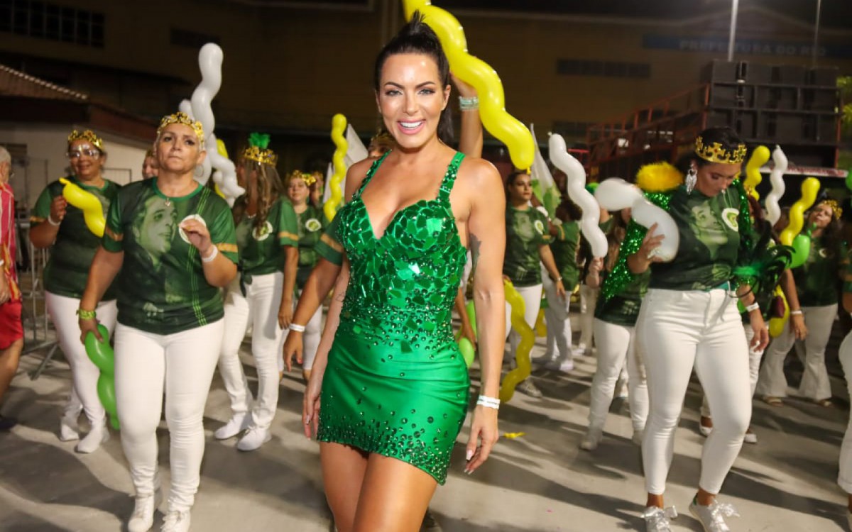 Carla Prata na abertura do Rio Carnaval