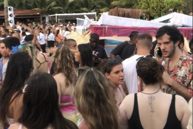 Vídeo: rajada de vento derruba palco de evento de Carnaval no Rio Beach Club