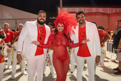 Primeiro dia da festa do ‘Rio Carnaval 2022’ lava alma dos sambistas com sucesso dos mini-desfiles