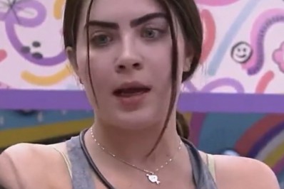 'BBB 22': Após desistência de Tiago Abravanel, Jade Picon perde a paciência com Larissa: 'É um jogo!'