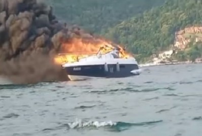 Lancha pega fogo em Angra