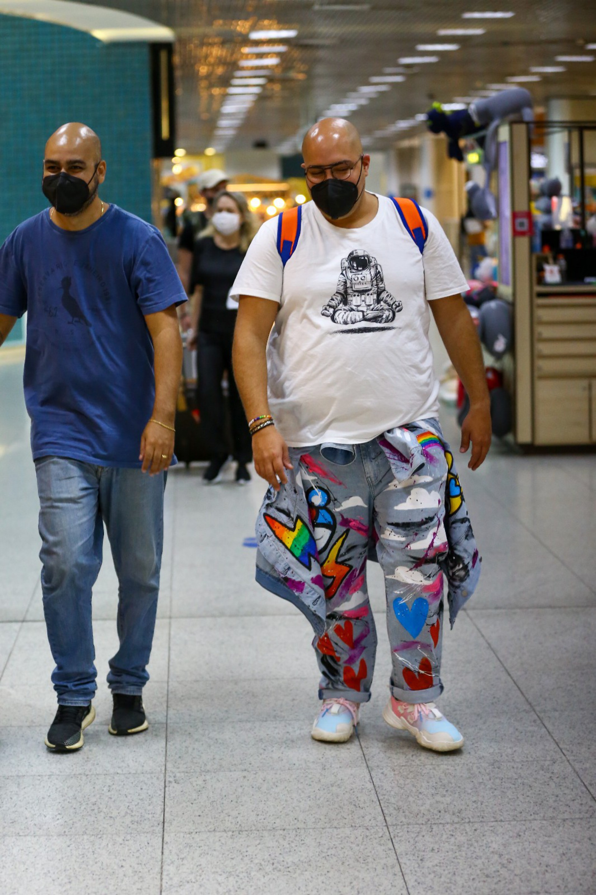 Tiago Abravanel embarca no aeroporto Santos Dumont - Victor Chapetta/  Agnews