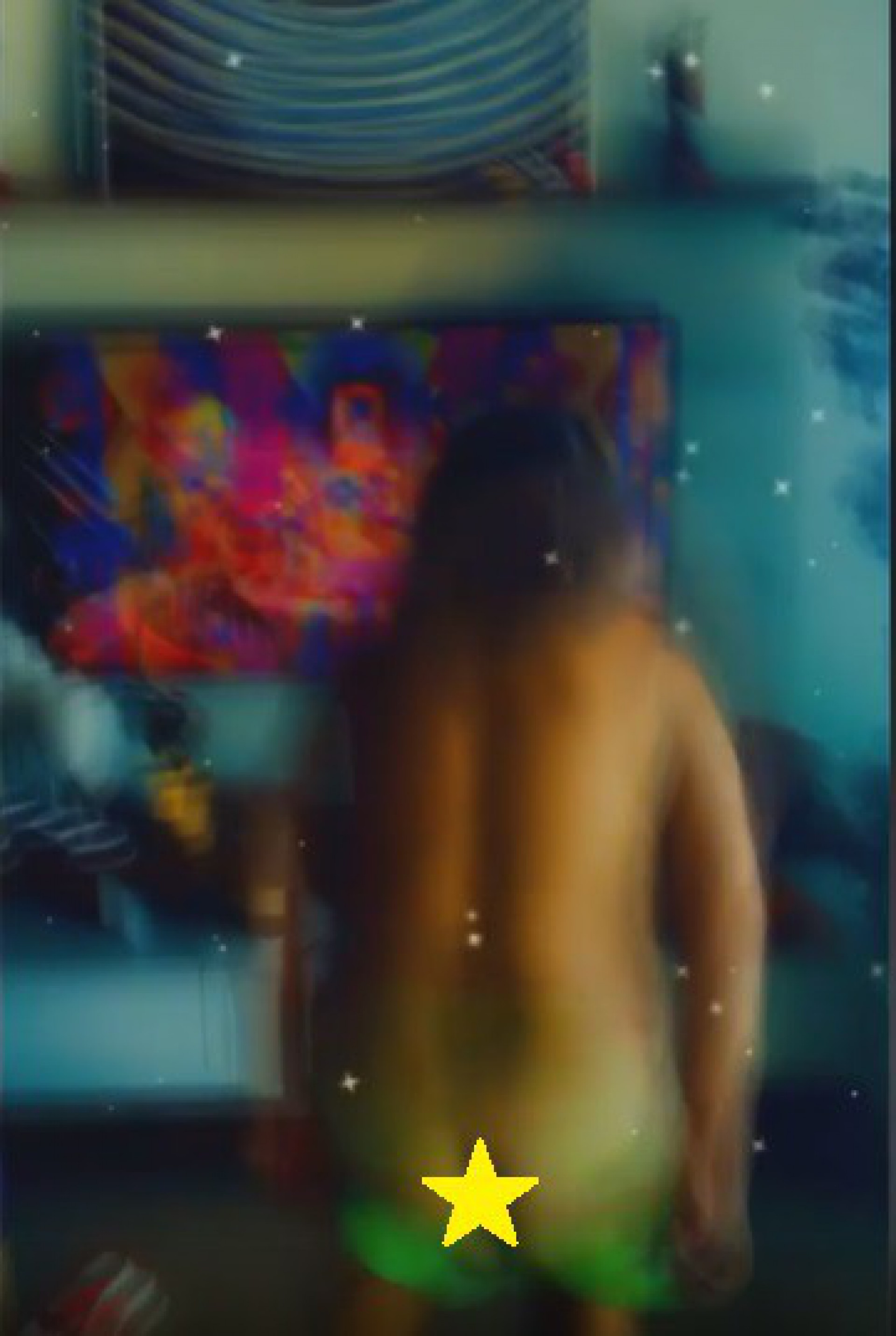 Roberta Miranda se empolga e tira a roupa - reprodução de vídeo