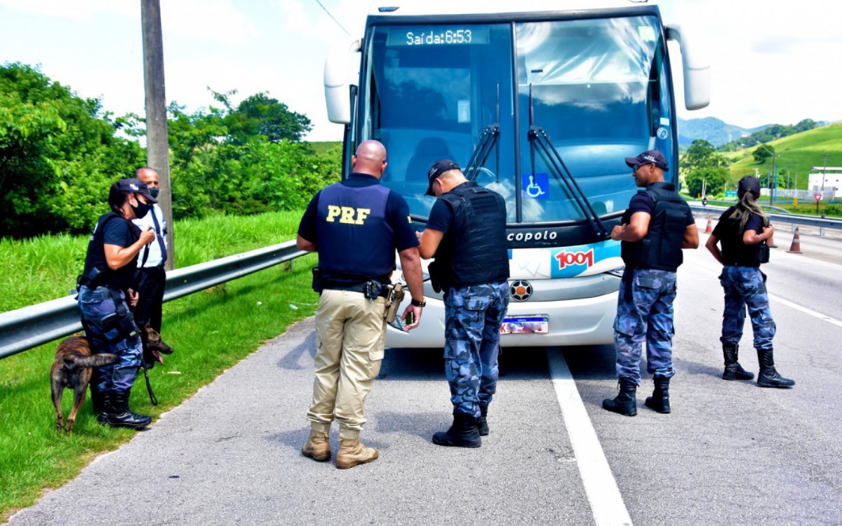 O policiamento tamb&eacute;m foi refor&ccedil;ado e seguir&aacute; durante todo o per&iacute;odo de Carnaval, em Casimiro de Abreu/RJ