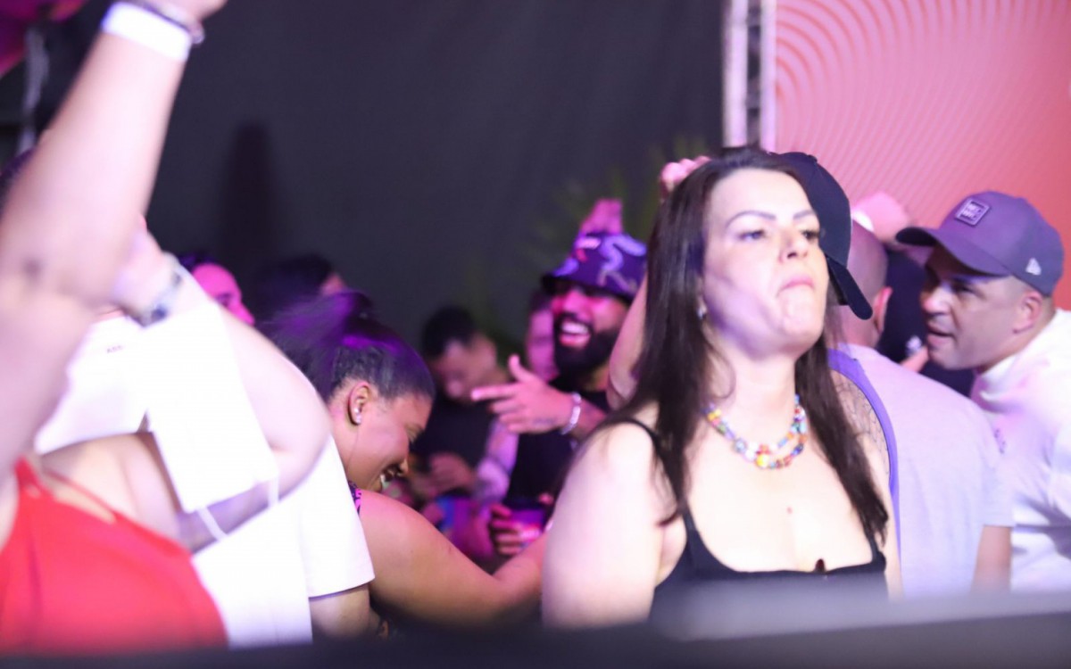 Gabigol e Rafaella Santos, irm&atilde; de Neymar, se reencontram em evento de Carnaval no Rio