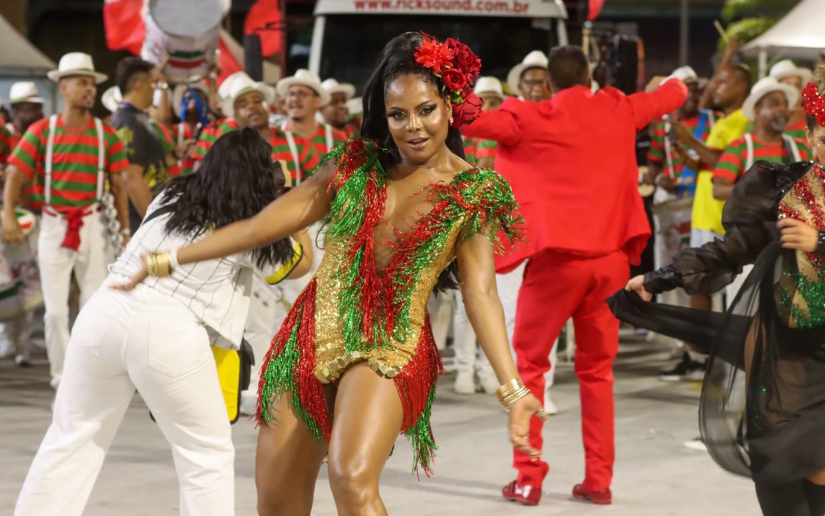Adriana Bombom se apresenta no segundo dia do Rio Carnaval 2022