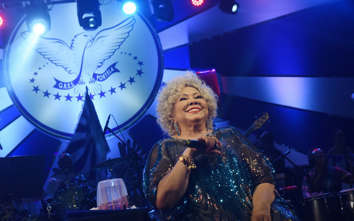 Alcione se apresenta na quadra da Portela