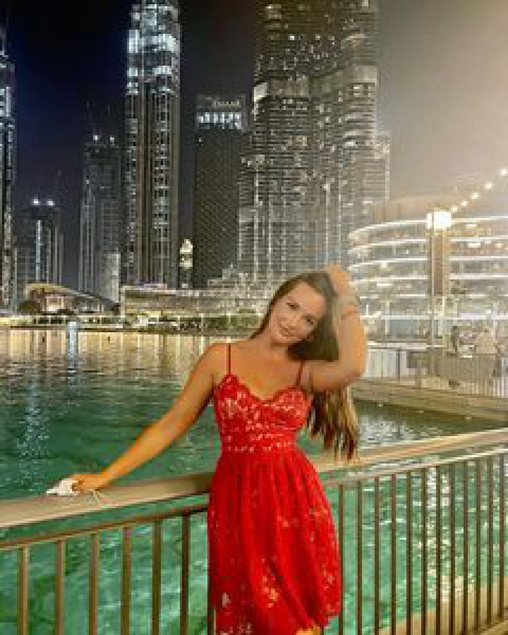 Ex-miss Ucrânia posa com armas e chama civis para resistência - Reprodução Instagram